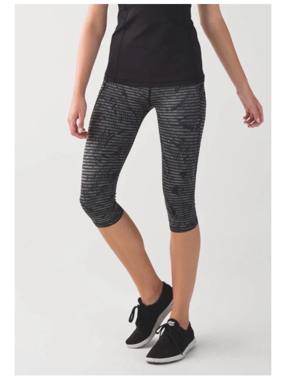 Lululemon -Top Speed Crop / Leggings - size 6